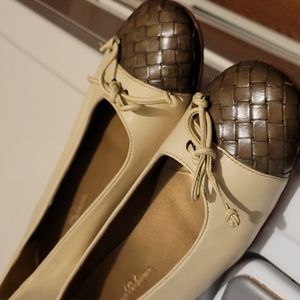 TOMMY BAHAMA Women’s Flat Leather Shoes